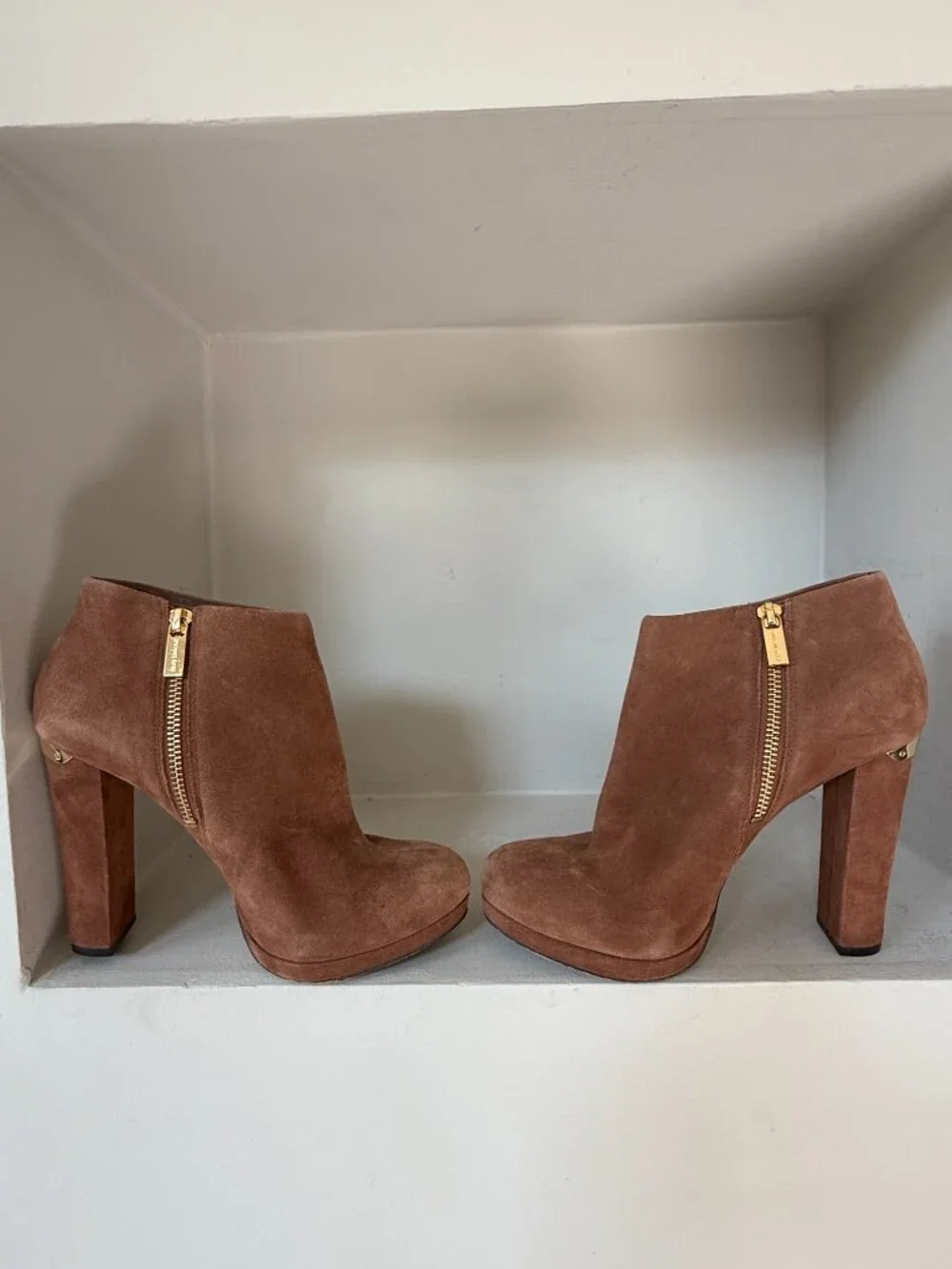 MICHAEL Michael Kors Brown Suede Platform Ankle Boots Booties 7.5 Gold